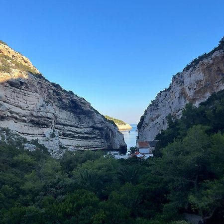 Holiday Home Stiniva Vis Exterior photo